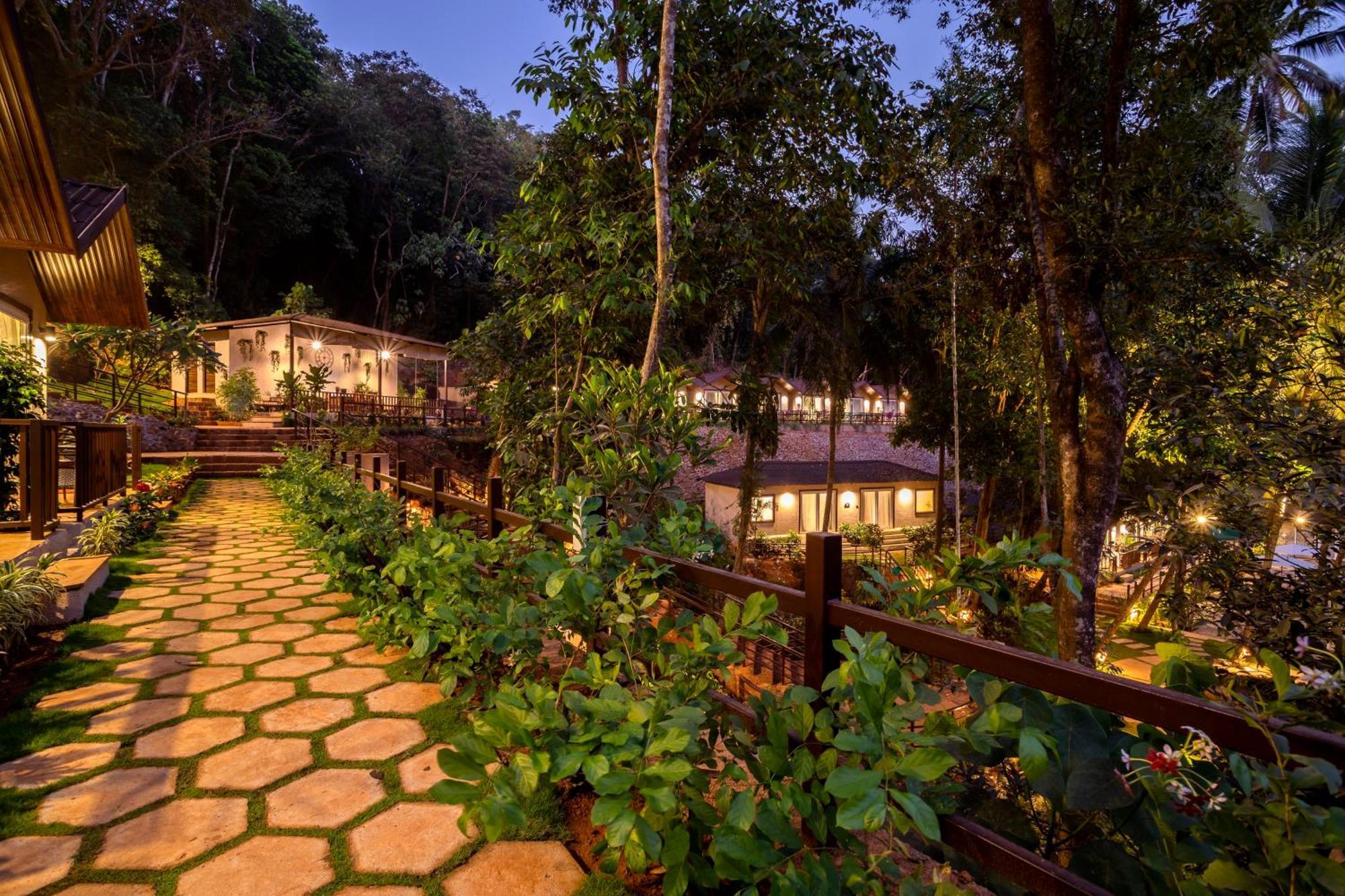 فندق Stone Wood Premier Gokarna جوكارنا المظهر الخارجي الصورة