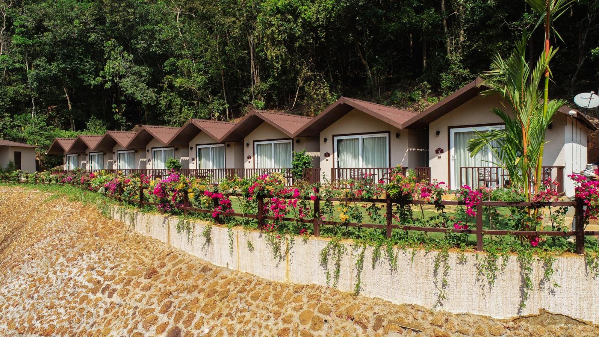 فندق Stone Wood Premier Gokarna جوكارنا المظهر الخارجي الصورة
