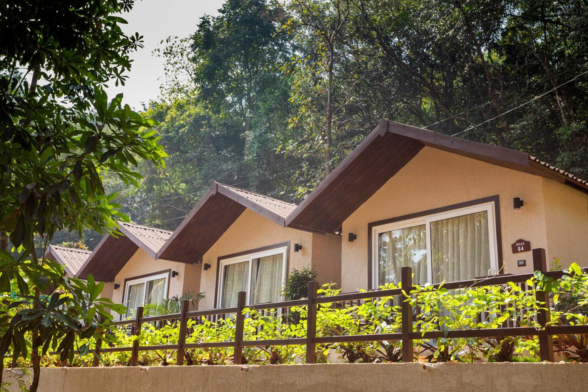 فندق Stone Wood Premier Gokarna جوكارنا المظهر الخارجي الصورة